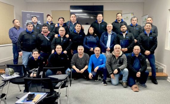 La empresa chilena Transportes Prambs capacita a sus trabajadores en bioseguridad y bienestar animal en el transporte de peces vivos