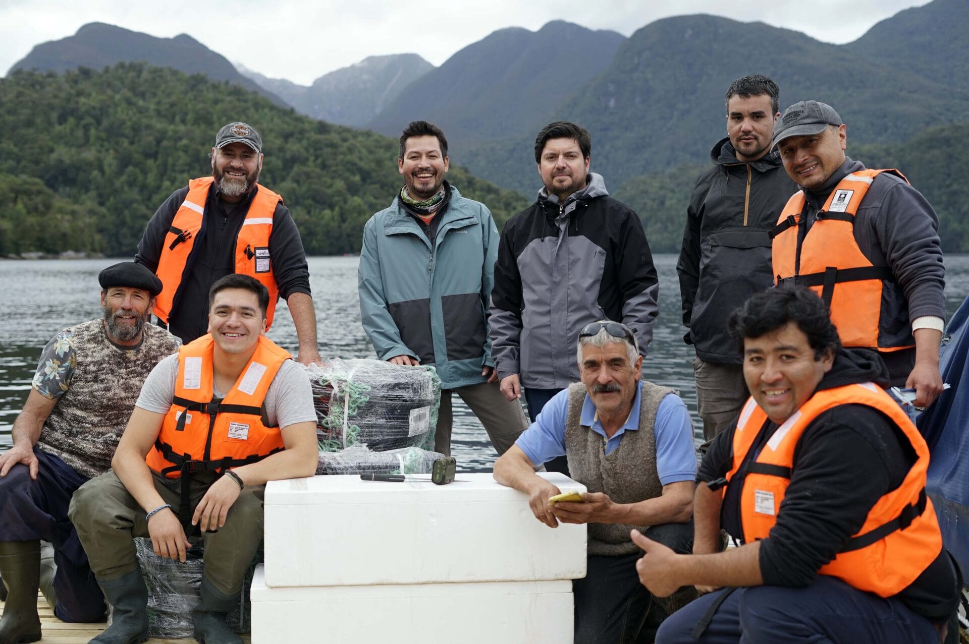 Siembra de ostras y ostiones apuesta por diversificar producción de acuicultores en Puerto Raúl Marín Balmaceda